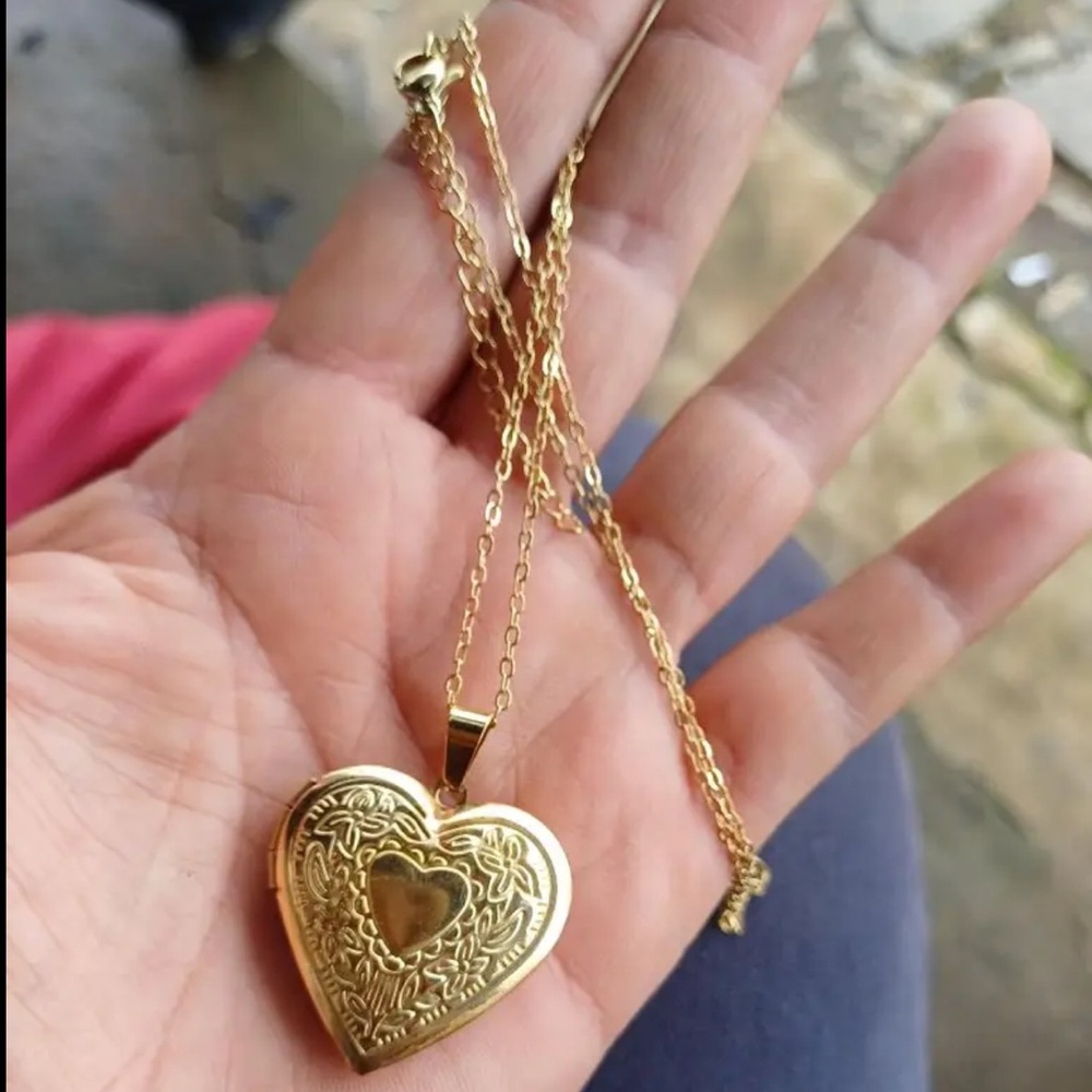 💖10k Gold Plated Antique Style Oversized Heart Locket Pendant Necklace